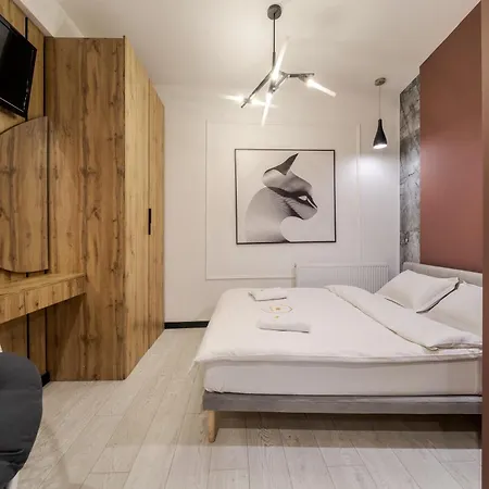 Royal On Zamarstynivska 30 *