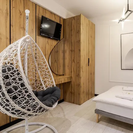 Royal On Zamarstynivska 30