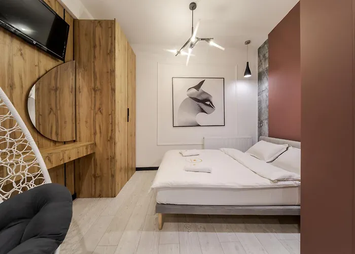 Royal On Zamarstynivska 30 *