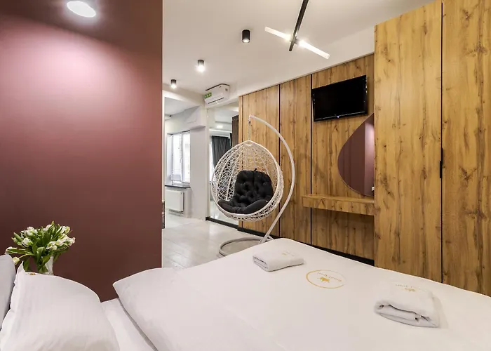 Royal On Zamarstynivska 30 *